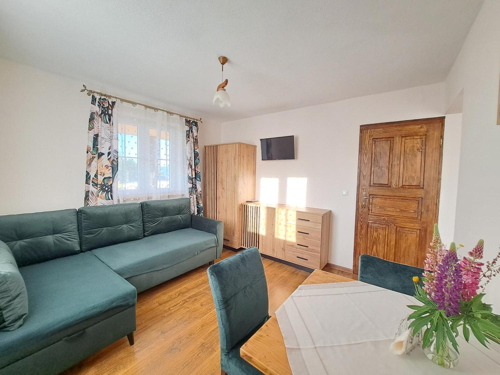 Willa Diana- Z Panorama Jeziora I Gor W Polanczyku Номер фото